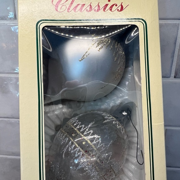 Vintage Christmas Classics Hand Decorated Glass Ornaments - Picture 4 of 10